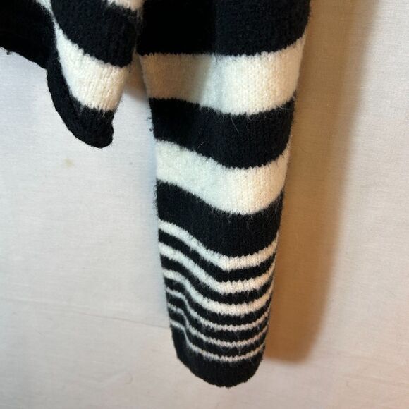 Altar'd State Black Off-White Striped Fluffy Boxy Slightly Cropped LS Sweater S - Picture 7 of 12